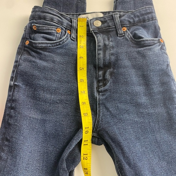 2/$25 Dark wash mid rise skinny tapered leg ankle denim cropped jeans size 4 - Picture 10 of 10